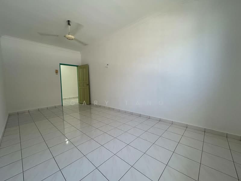 2-storey Terraced House for Sale in Taman Sinfar (Ipoh) - Gary Tang - Living Room - PropertyGuru.com.my
