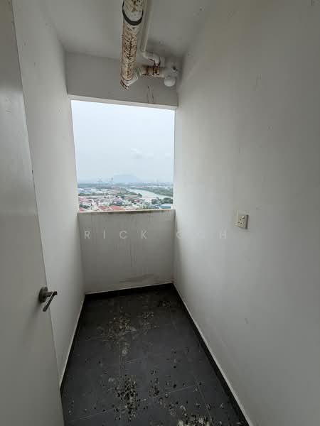 Servis Apartment untuk Dijual di Woodsbury Suites - Rick Goh - Balcony - PropertyGuru.com.my