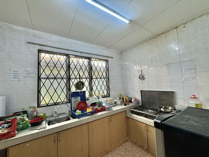 2-storey Terraced House for Sale in Bukit Jelutong (Shah Alam) - Mohd Noor Mohamad - Kitchen - PropertyGuru.com.my