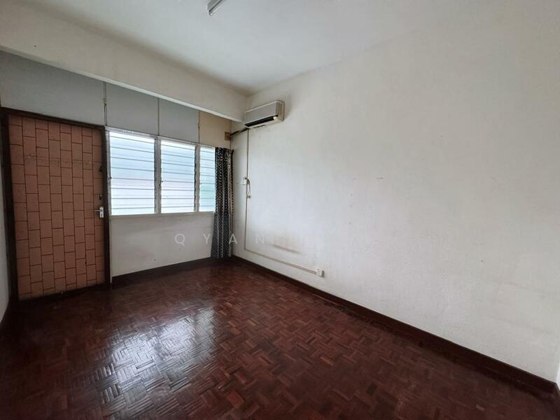 Rumah Teres 2 Tingkat untuk Dijual di Island Glades (Jelutong) - Qyan Goh - Living Room - PropertyGuru.com.my