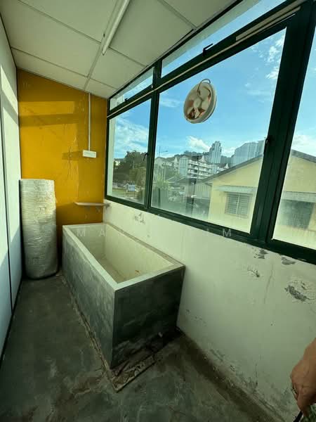 Rumah Niaga untuk Dijual di Tanjung Tokong (Penang) - Mavis Lim - Bathroom - PropertyGuru.com.my