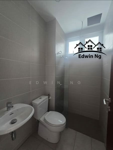 Rumah Berkembar untuk Dijual di Sungai Ara (Penang) - Edwin Ng - Bathroom - PropertyGuru.com.my