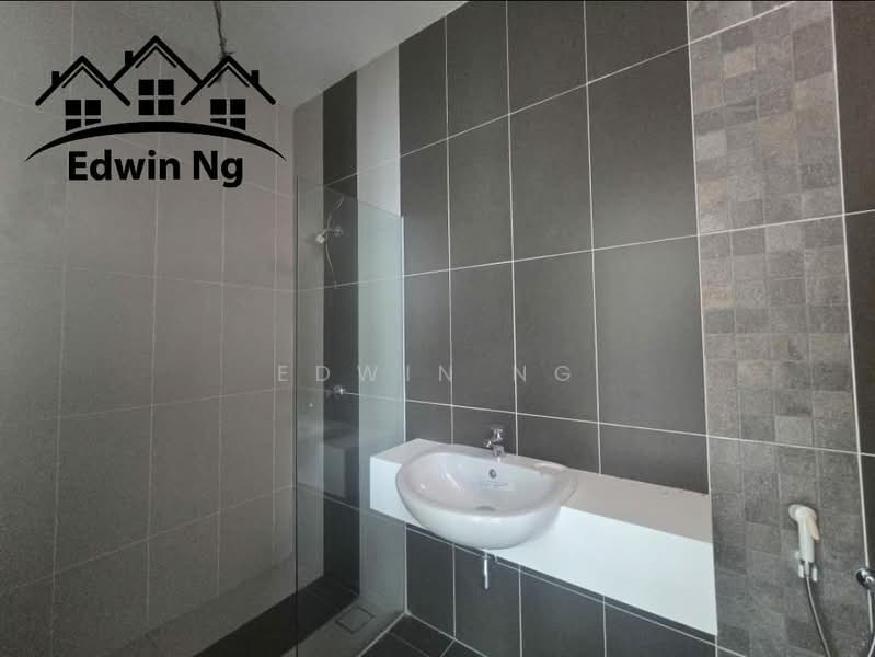 Rumah Berkembar untuk Dijual di Sungai Ara (Penang) - Edwin Ng - Bathroom - PropertyGuru.com.my