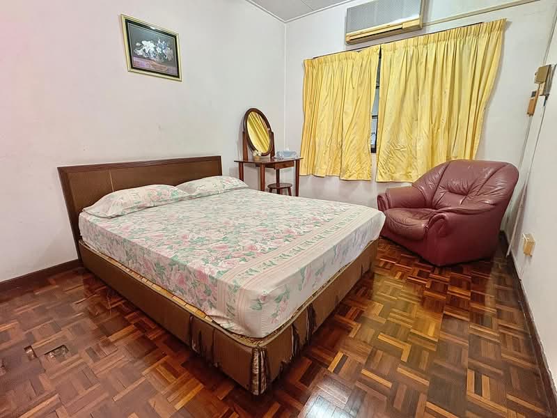 Semi-Detached House for Sale in Jalan Klang Lama (Old Klang Road) (Kuala Lumpur) - Ivan Tan - Bedroom - PropertyGuru.com.my
