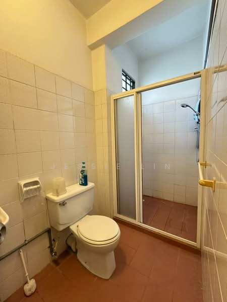 2-storey Terraced House for Sale in Bandar Sri Damansara (Selangor) - Jessie Lin - Bathroom - PropertyGuru.com.my