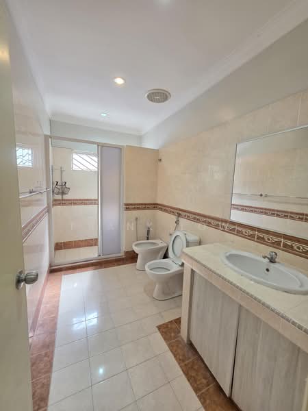 Bungalow House for Sale in Taman U Thant (Ampang) - Frank Low - Bathroom - PropertyGuru.com.my