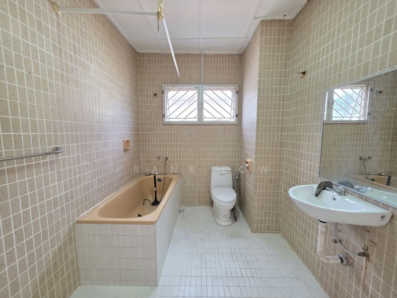 Bungalow House for Sale in Taman U Thant (Ampang) - Frank Low - Bathroom - PropertyGuru.com.my