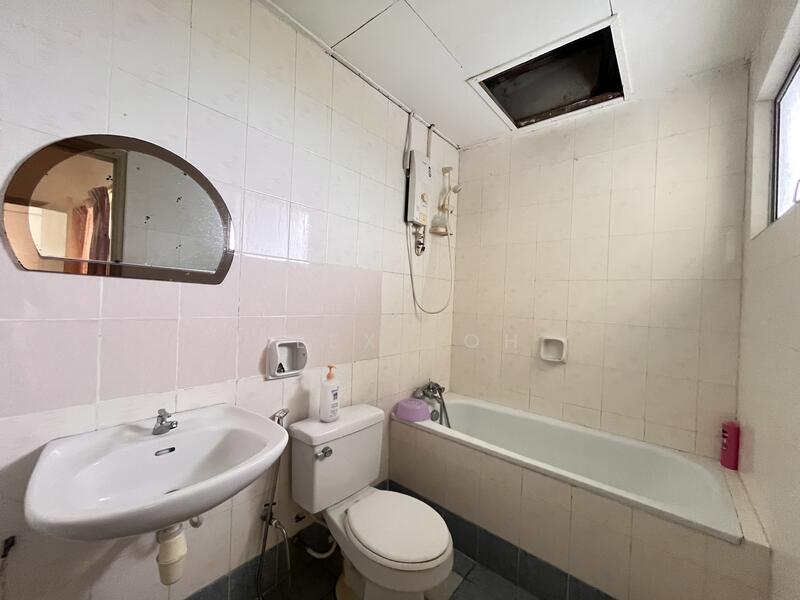 Condominium for Sale at Perdana Residence - Alex Loh - Bathroom - PropertyGuru.com.my