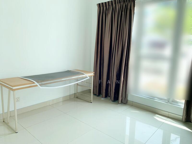 Bukit Jelutong 3-Storey Superlink House untuk Untuk Dijual - RM 2,200,000, Apr 2026 - Bedroom - PropertyGuru.com.my