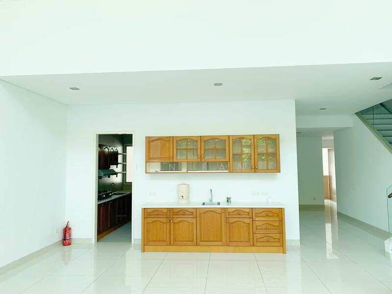 Bukit Jelutong 3-Storey Superlink House untuk Untuk Dijual - RM 2,200,000, Apr 2026 - Kitchen - PropertyGuru.com.my
