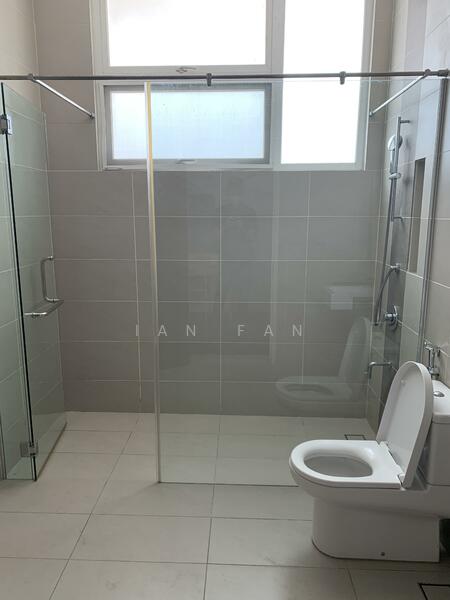 Bukit Jelutong 3-Storey Superlink House untuk Untuk Dijual - RM 2,200,000, Apr 2026 - Bathroom - PropertyGuru.com.my