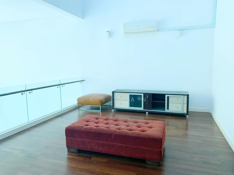 Bukit Jelutong 3-Storey Superlink House untuk Untuk Dijual - RM 2,200,000, Apr 2026 - Living Room - PropertyGuru.com.my