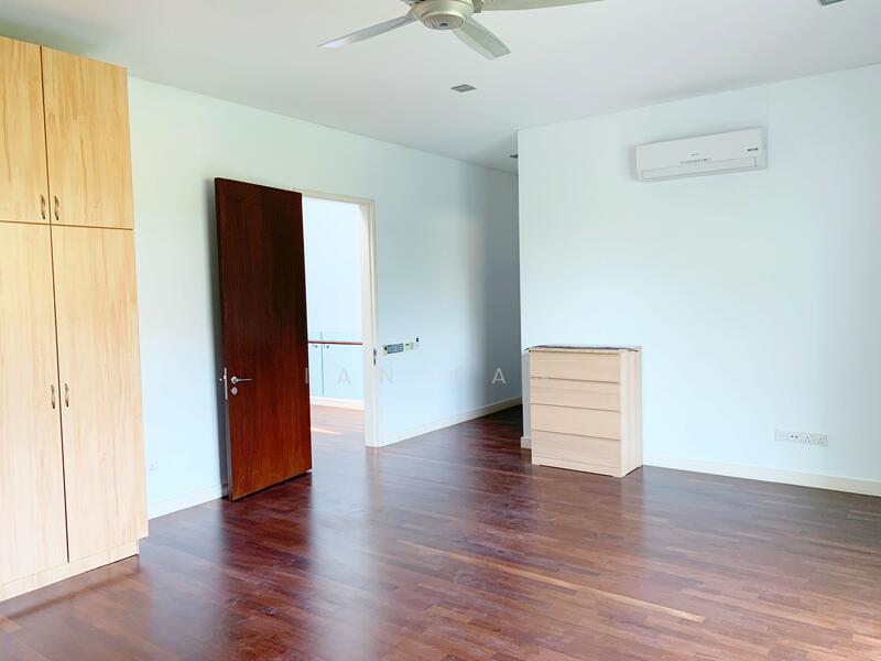 Bukit Jelutong 3-Storey Superlink House untuk Untuk Dijual - RM 2,200,000, Apr 2026 - Bedroom - PropertyGuru.com.my