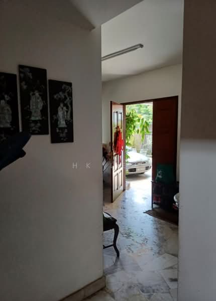Rumah Banglo untuk Dijual di Seksyen 5 (Petaling Jaya) - HK Lee - Entrance - PropertyGuru.com.my
