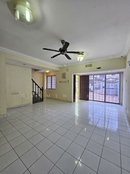 Sungai buloh untuk Untuk Dijual - RM 450,000, Apr 2026 - Living Room - PropertyGuru.com.my
