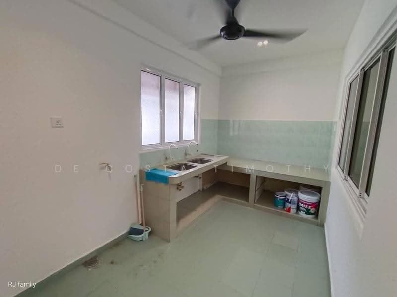 1-storey Terraced House for Sale in Taman Bukit Senjuang (Melaka City) - De Costa Timothy - Kitchen - PropertyGuru.com.my
