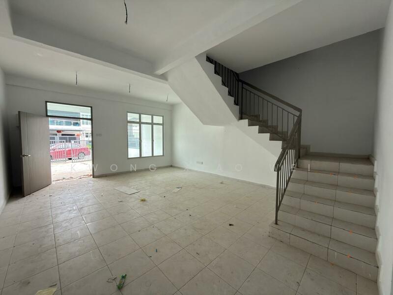 3-storey Terraced House for Sale in Taman Kundang Jaya (Rawang) - Kwong Xiao Wei - Living Room - PropertyGuru.com.my
