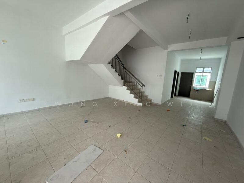 3-storey Terraced House for Sale in Taman Kundang Jaya (Rawang) - Kwong Xiao Wei - Living Room - PropertyGuru.com.my