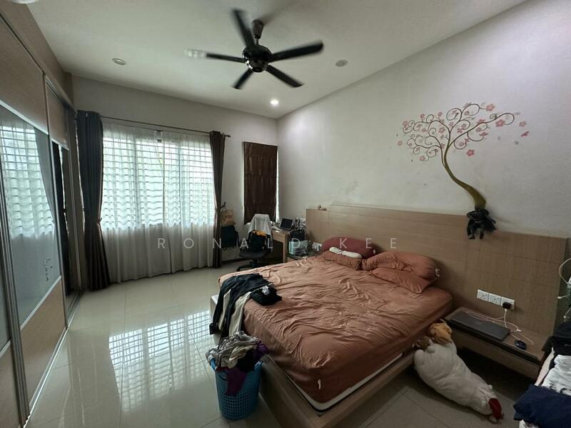 3-storey Terraced House for Sale in Bandar Bayan Bahru (Bayan Lepas) - Ronald Kee - Bedroom - PropertyGuru.com.my