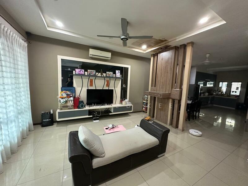3-storey Terraced House for Sale in Bandar Bayan Bahru (Bayan Lepas) - Ronald Kee - Living Room - PropertyGuru.com.my
