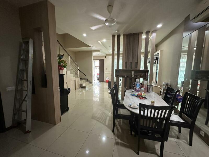 3-storey Terraced House for Sale in Bandar Bayan Bahru (Bayan Lepas) - Ronald Kee - Living Room - PropertyGuru.com.my