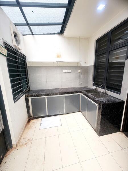 2-storey Terraced House for Sale in Laman Glenmarie (Shah Alam) - Weng Tan - Kitchen - PropertyGuru.com.my