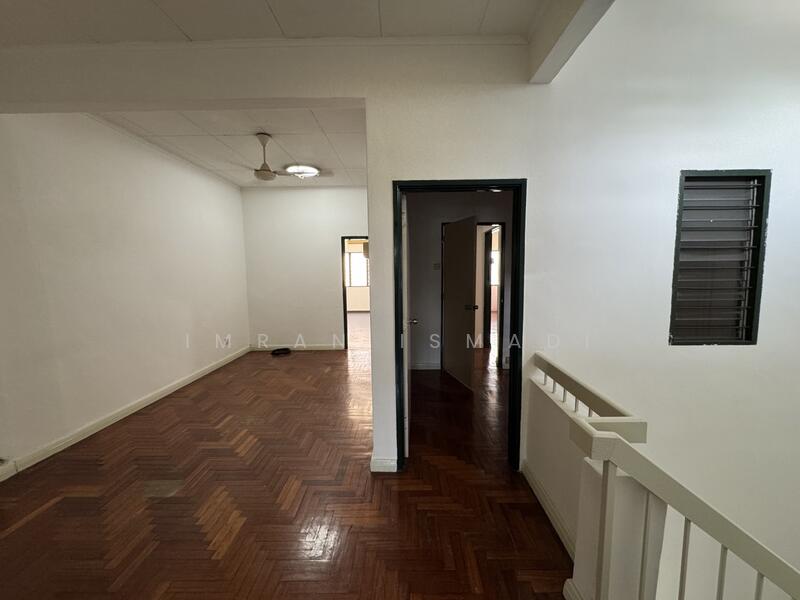 2-storey Terraced House for Sale in Bandar Sri Damansara (Selangor) - Imran Ismadi - Corridor - PropertyGuru.com.my