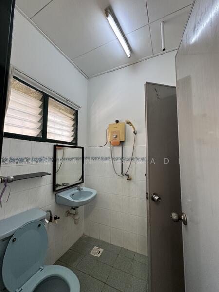 2-storey Terraced House for Sale in Bandar Sri Damansara (Selangor) - Imran Ismadi - Bathroom - PropertyGuru.com.my