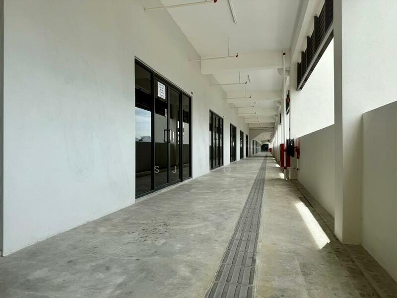 Aston Acacia Commercial - Corridor
