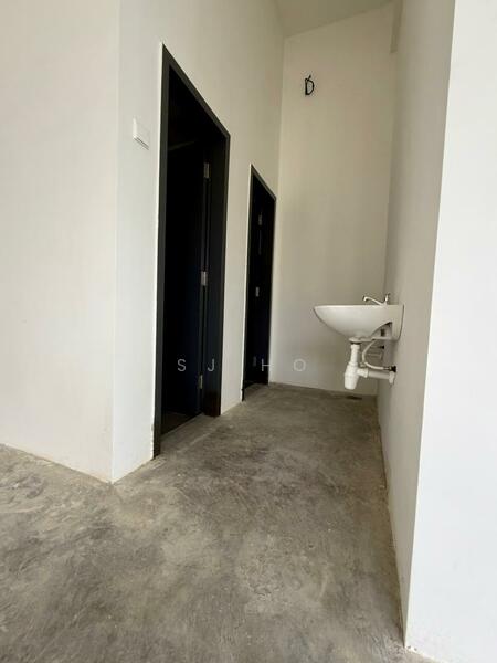 Aston Acacia Commercial - Washroom Area