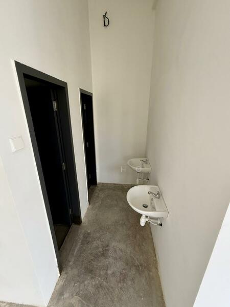 Aston Acacia Commercial - Washroom Area