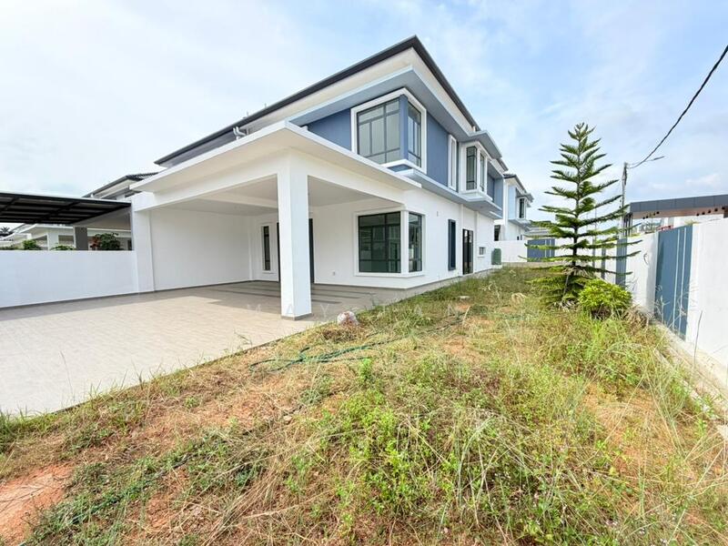 Rumah Berkembar untuk Dijual di Taman Kluang Perdana (Kluang) - May Tan - Exterior - PropertyGuru.com.my