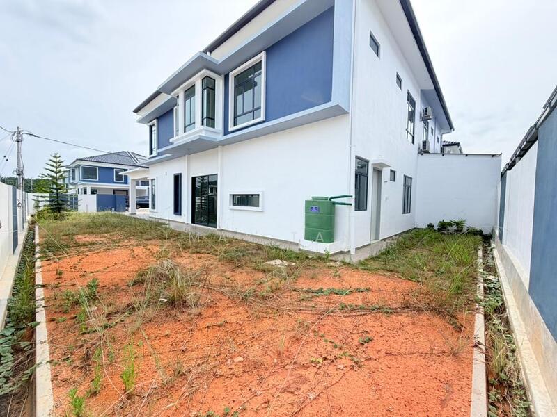 Rumah Berkembar untuk Dijual di Taman Kluang Perdana (Kluang) - May Tan - Exterior - PropertyGuru.com.my