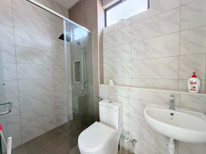 Rumah Berkembar untuk Dijual di Taman Kluang Perdana (Kluang) - May Tan - Bathroom - PropertyGuru.com.my