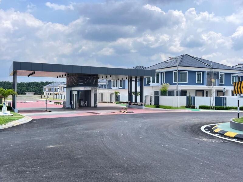Rumah Berkembar untuk Dijual di Taman Kluang Perdana (Kluang) - May Tan - Exterior - PropertyGuru.com.my