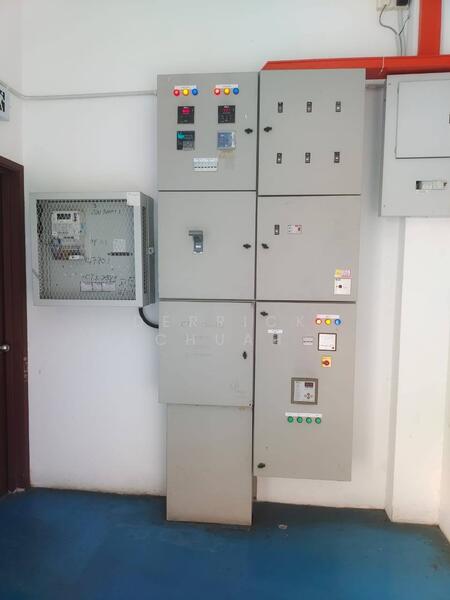 For Sale - 1.5 Storey Semi Detached Factory @ Taman Perindustrian Tiram