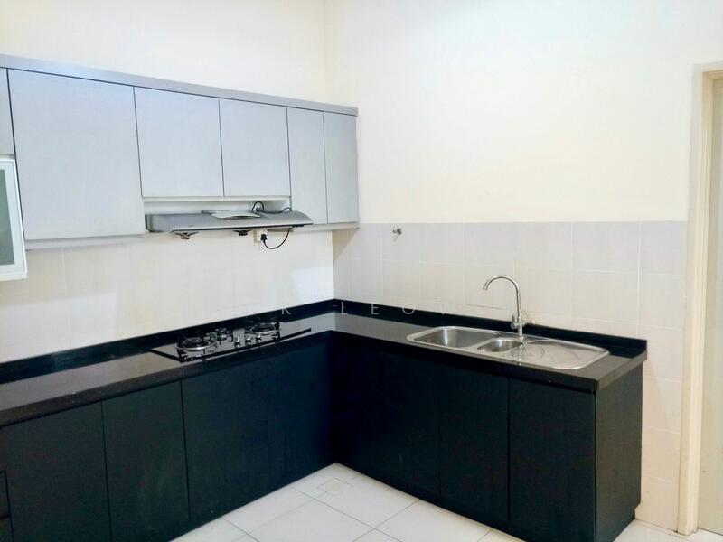 Untuk Disewa - Double storey for rent at horizon hill