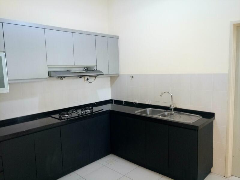 Untuk Disewa - Double storey for rent at horizon hill
