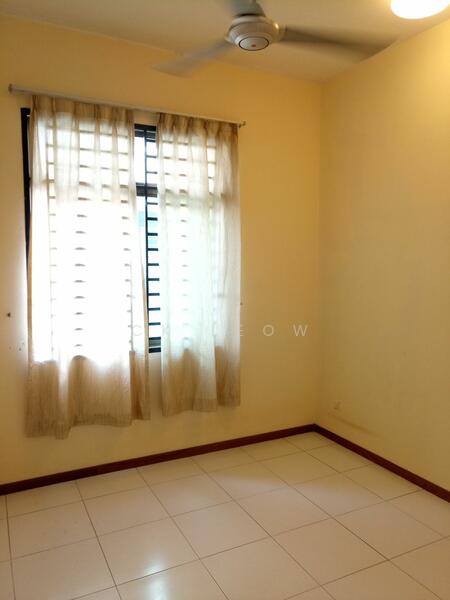 Untuk Disewa - Double storey for rent at horizon hill