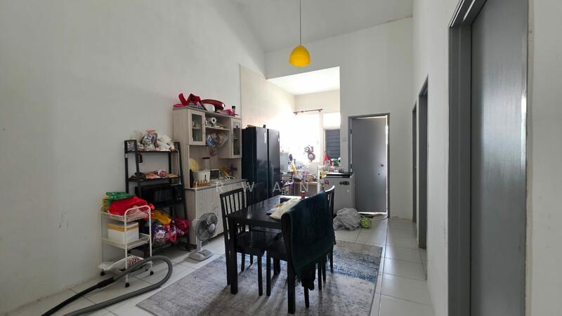 Semi-Detached House for Sale in Bandar Saujana Putra (Tanjong Duabelas) - Irwan Affandi - Kitchen - PropertyGuru.com.my