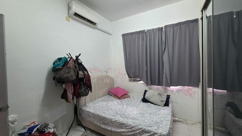 Semi-Detached House for Sale in Bandar Saujana Putra (Tanjong Duabelas) - Irwan Affandi - Bedroom - PropertyGuru.com.my