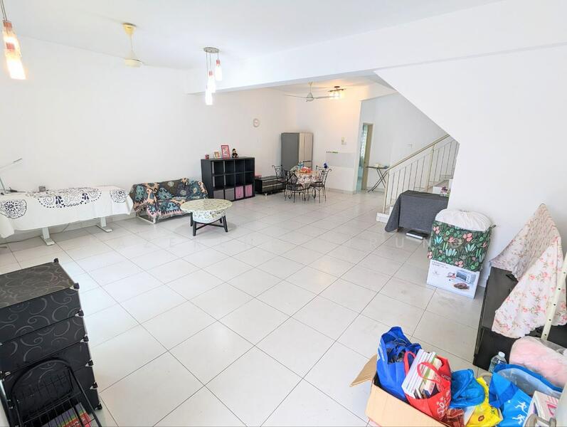 Pelangi Semenyih 2 untuk Untuk Dijual - RM 480,000, Mac 2026 - Living Room - PropertyGuru.com.my