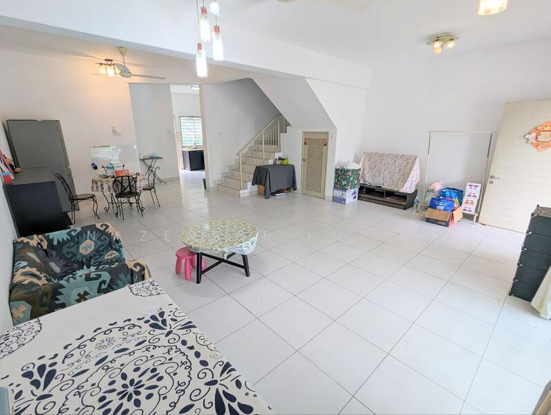 Pelangi Semenyih 2 untuk Untuk Dijual - RM 480,000, Mac 2026 - Living Room - PropertyGuru.com.my