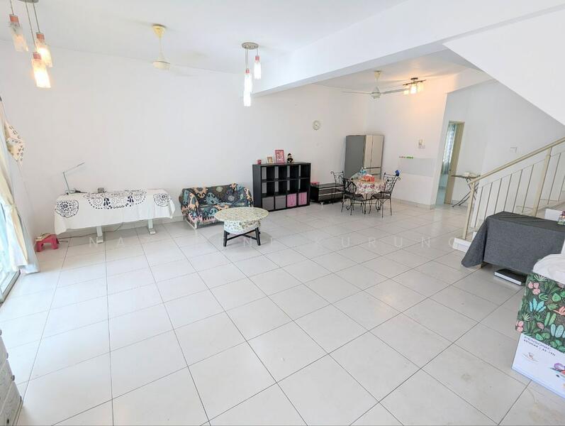 Pelangi Semenyih 2 untuk Untuk Dijual - RM 480,000, Mac 2026 - Living Room - PropertyGuru.com.my