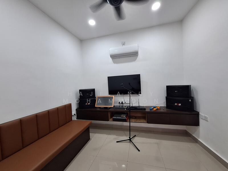Karaoke Room