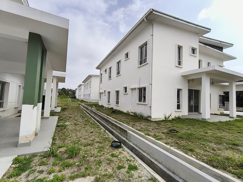 Semi-Detached House for Sale in Taman Salak Mulia (Sepang) - zaifuldiamin ahmad - Exterior - PropertyGuru.com.my