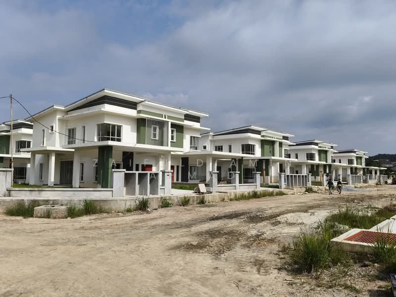 Semi-Detached House for Sale in Taman Salak Mulia (Sepang) - zaifuldiamin ahmad - Exterior - PropertyGuru.com.my