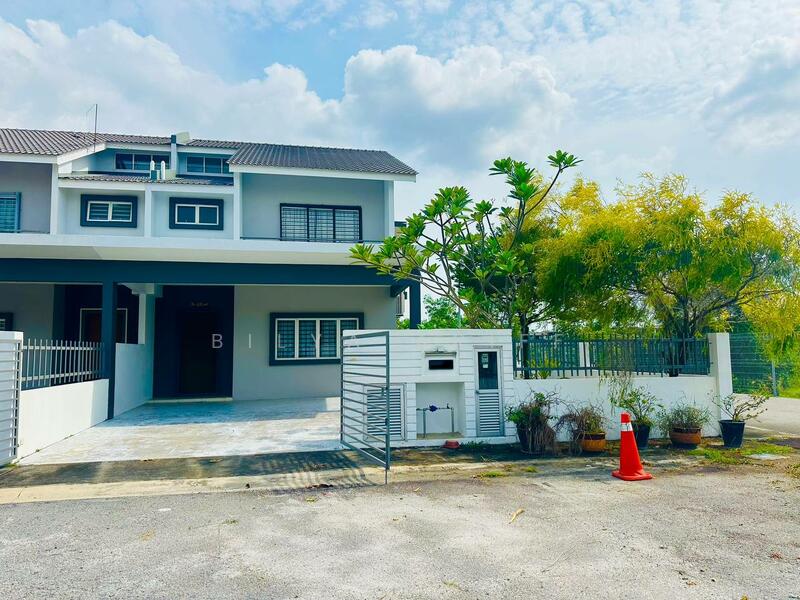 For Sale - Laurel @ Laman View