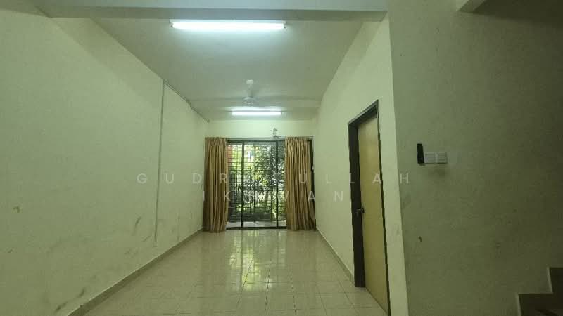 Taman Bukit Kajang Baru untuk Untuk Dijual - RM 700,000, Apr 2026 - Living Room - PropertyGuru.com.my