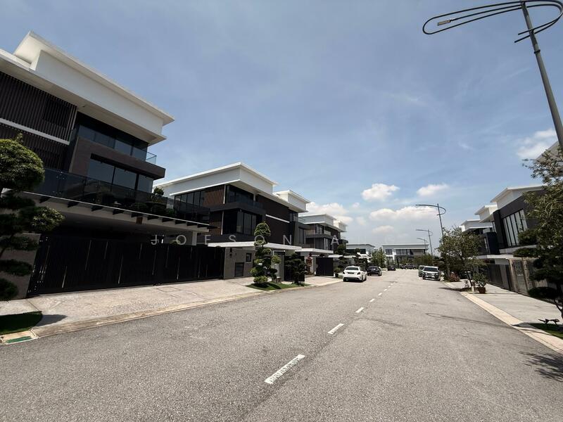 Semi-Detached House for Sale in Bandar Mahkota Cheras (Cheras) - joeson ang - Exterior - PropertyGuru.com.my